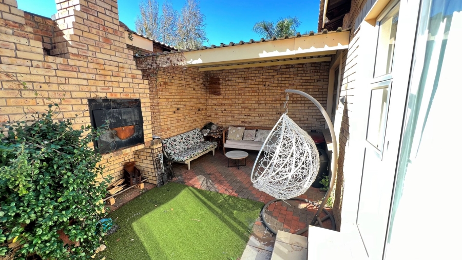 3 Bedroom Property for Sale in Langenhovenpark Free State